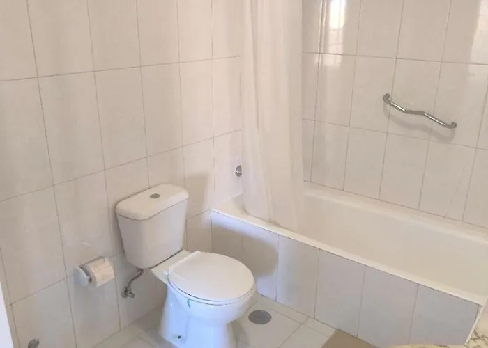 Rooming House 3*