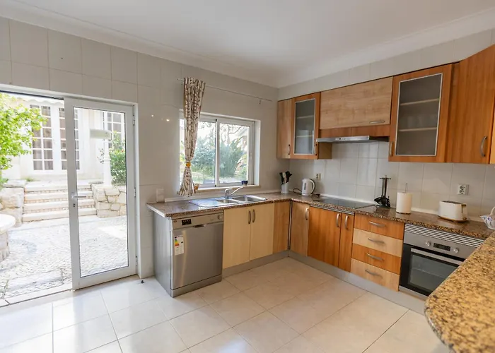 Affittacamere Urban - Moradia Mendes 3*