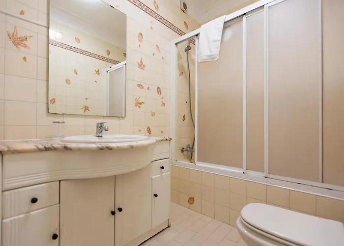 Pensión Urban - Moradia Mendes 3*